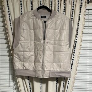 GiGiO Sports White Quilted Vest